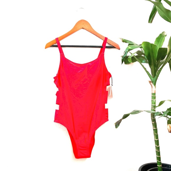 Shade &Shore Cut Out One Piece Swimsuit - Picture 4 of 7